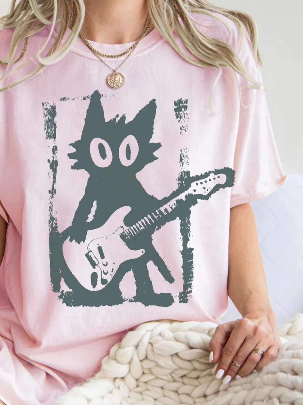 Guitar Cat Rock Grunge Vintage Retro Gildan Unisex Softstyle Pink Graphic Tee